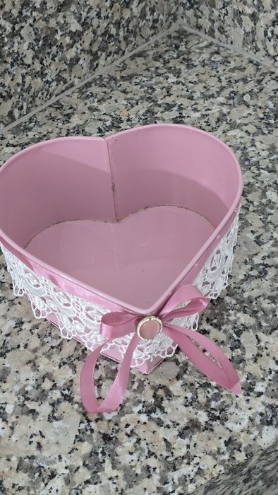 Caixa decorativa metálica