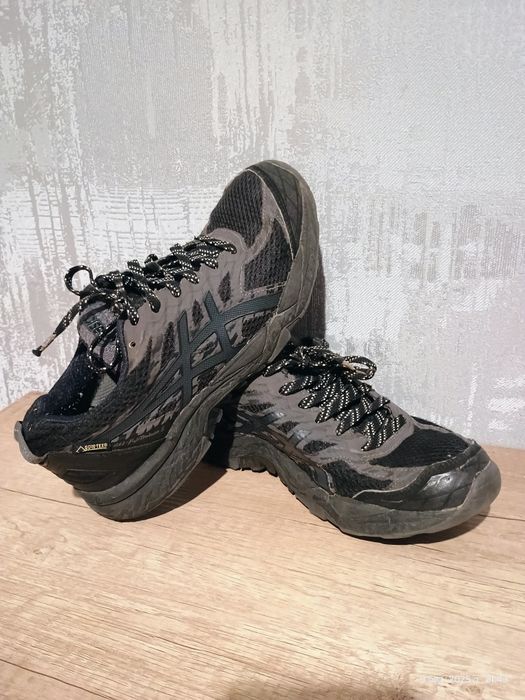 Оригінальні кросівки Asics gel Fujitrabuco gore tex розмір 36, устілка