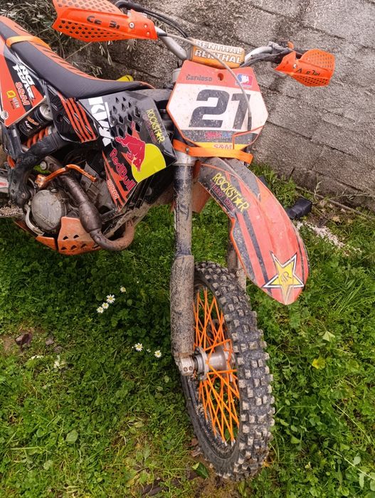 Moto KTM 250     .