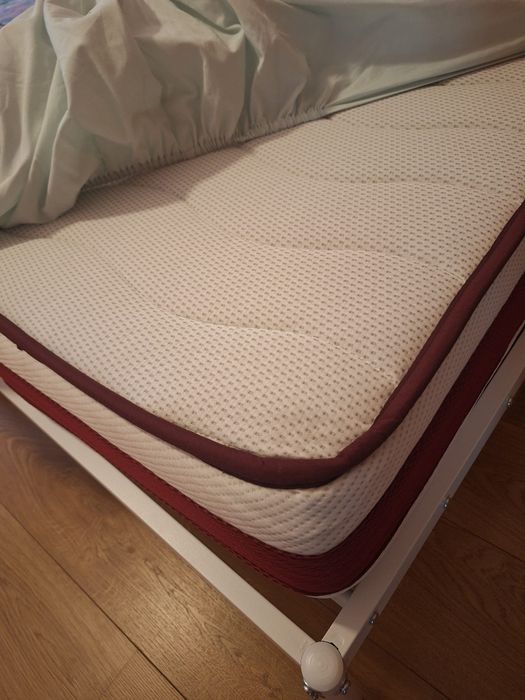 Cama de solteiro menina (Nova) 2metro por 90 centímetros