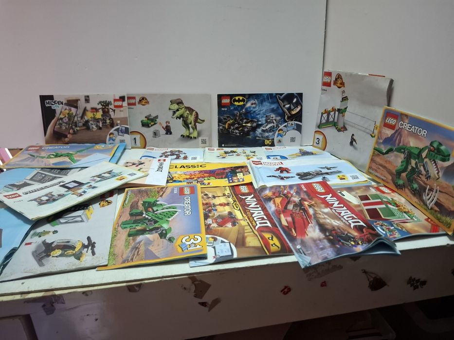 Lego ,zestaw Książeczek  i instrukcji