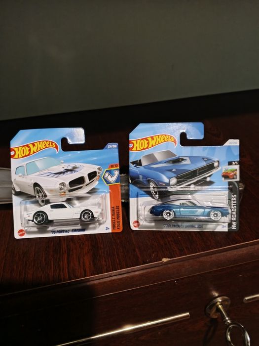 Особисті речі 2 моделі плімут барракуда70 понтіак файрберд73