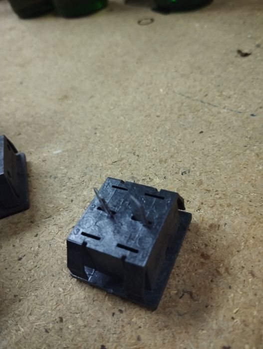 Lote de indicadores luminosos verdes e vermelhos