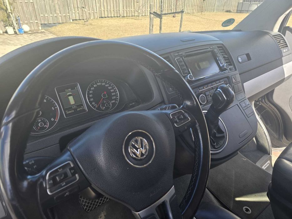 Samochód volkswagen multivan