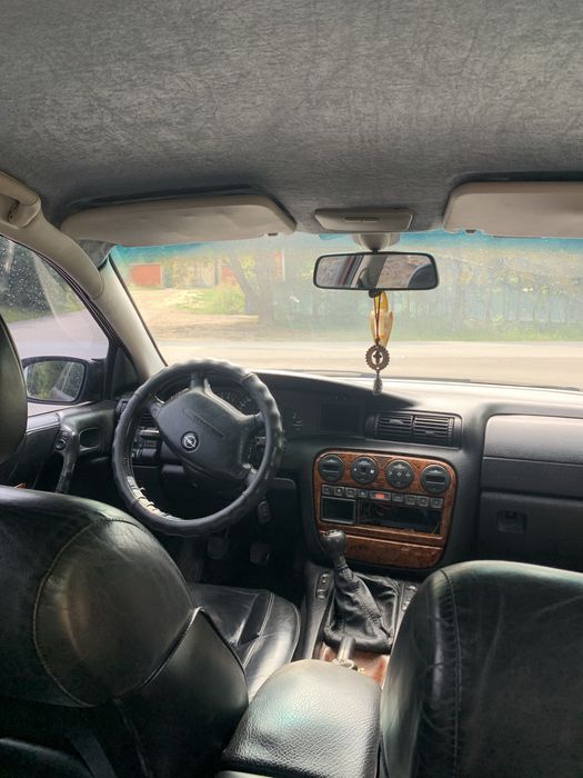 Opel omega    2.5v