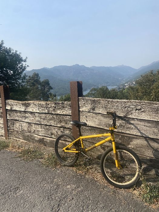 Vendo bmx berg amarela