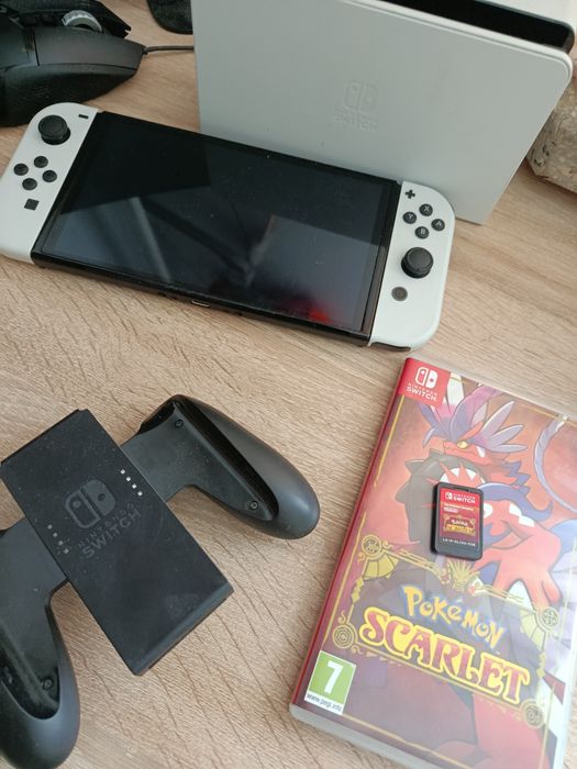 Nintendo switch OLED + pokemon Scarlett