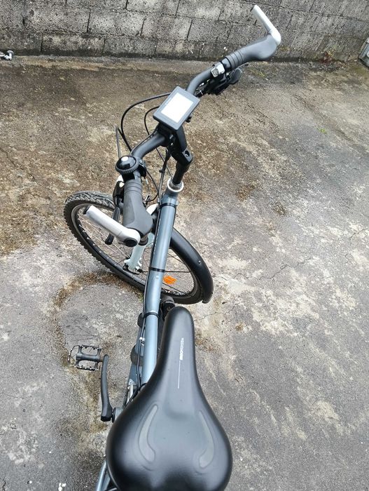 Bicicleta elétrica BTWIN  bom estado