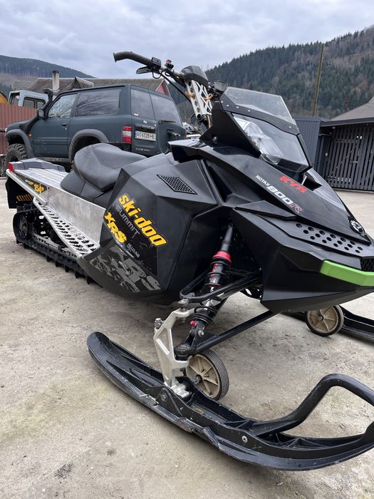 Продам снігоход BRP