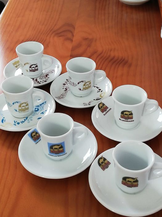 Várias Chávenas com Pires de Café para Coleção - Cada 5€