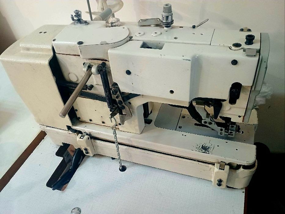 Промислова петельна машина K-chance KBH-783 (напівавтомат)