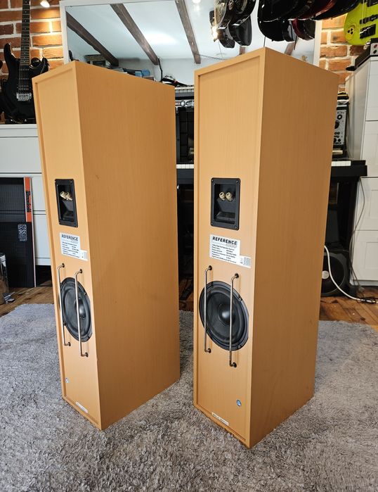 Duże kolumny słupkowe Reference w bardzo dobrym stanie