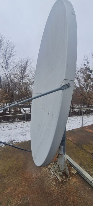 Супутникова антена 2.4м