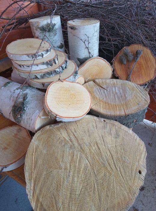 Zrębki, gałęzie, drewno