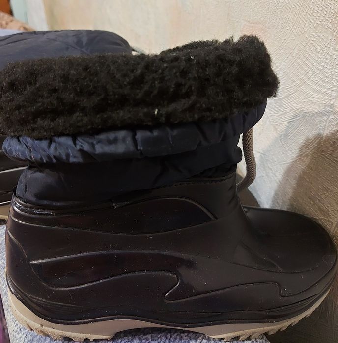 Резиновые утепленные сапоги