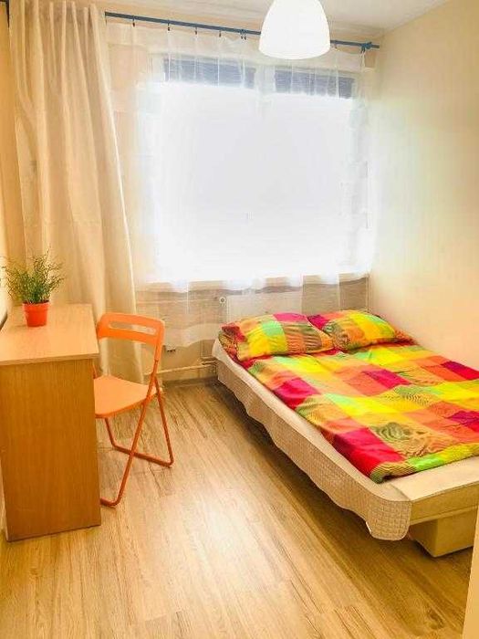Pokój dla studentki w mieszkaniu studenckim