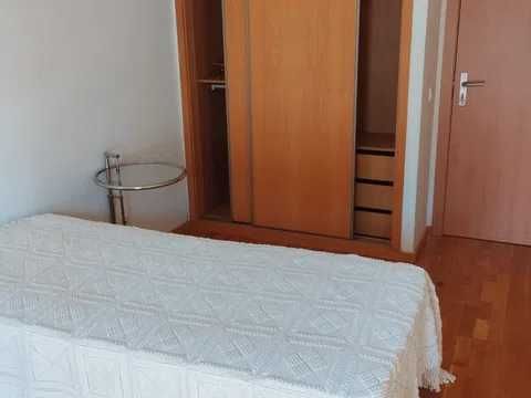 Quarto para arrendar - Cidade Universitária Campo Grande