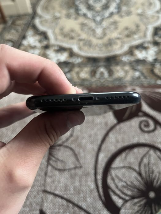 iPhone 7 (на запчастини / не працює)