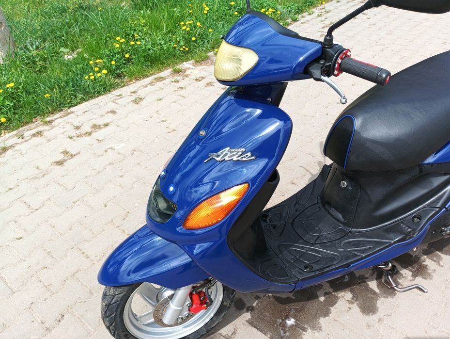 Продам скутер Ямаха гранд аксис 100.