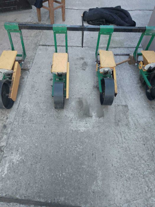 Сівалка чотирирядну до мотоблока