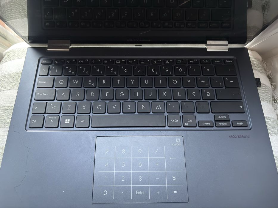 ASUS VIVOBOOK TP1400KA funcional ecrã partido + carregador e rato