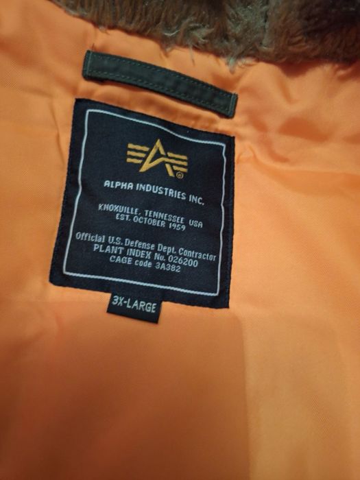 Куртка Alpha Industries MA-1.
