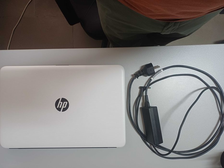 Computador HP 15-ay022np