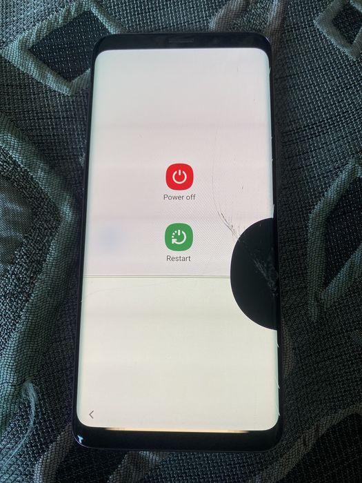 Смартфон на запчасти Samsung S9plus