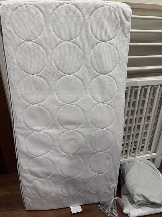 Berço bebé com colchão