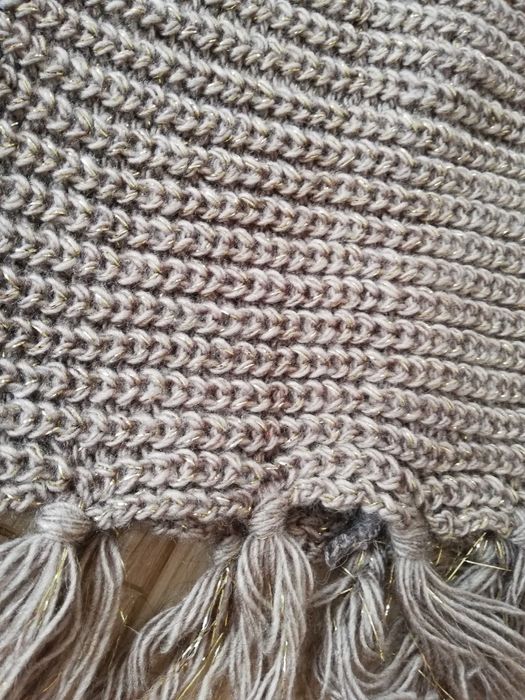 Komin wełniany z frędzlami