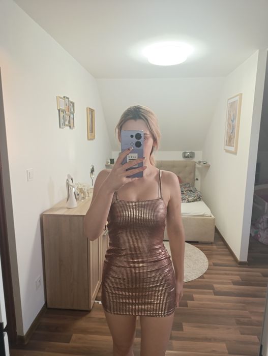 Sukienka cekiny złota błyszcząca sylwester andrzejki sexy mini dekolt