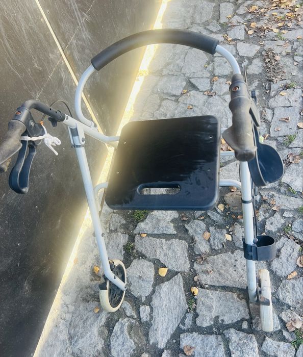 Візок інвалідний (безкоштовно)