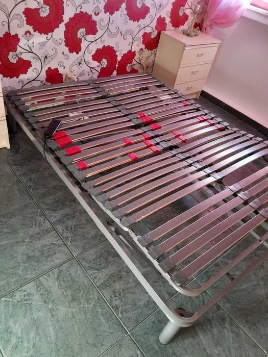 Estrado articulado para cama