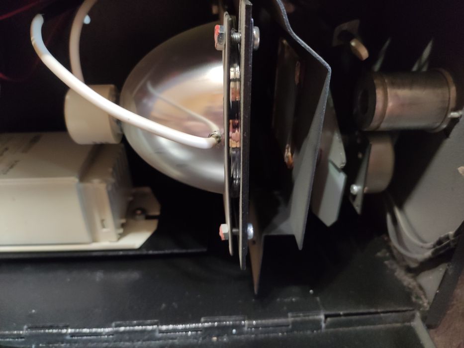 Осветитель световод