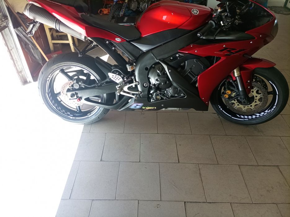 Vendo Yamaha r1 e bom estado