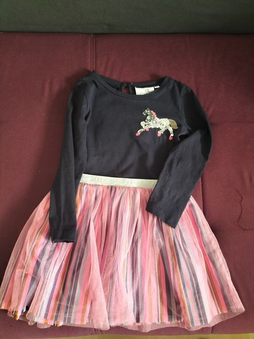 Сукня з довгими рукавами