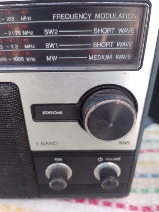 Radio Philips   bom estado