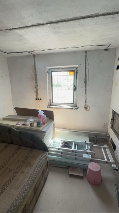 Продаж будинку з земельною ділянкою біля автобазару