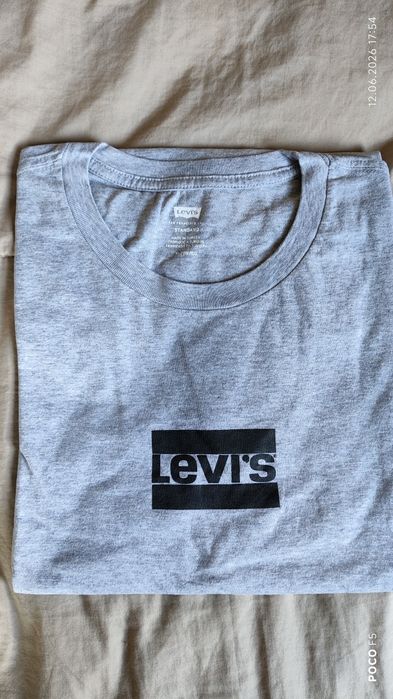 Levi's szary t-shirt rozm XL jak L/XL czarne logo w prostokącie