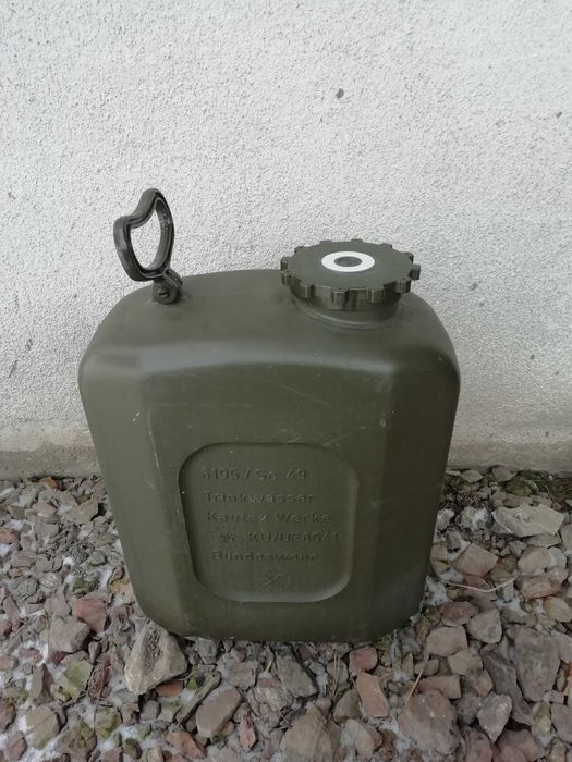 Kanister wojskowy na wodę pitną 20L BUNDESWEHR SZEROKI WLEW zbiornik