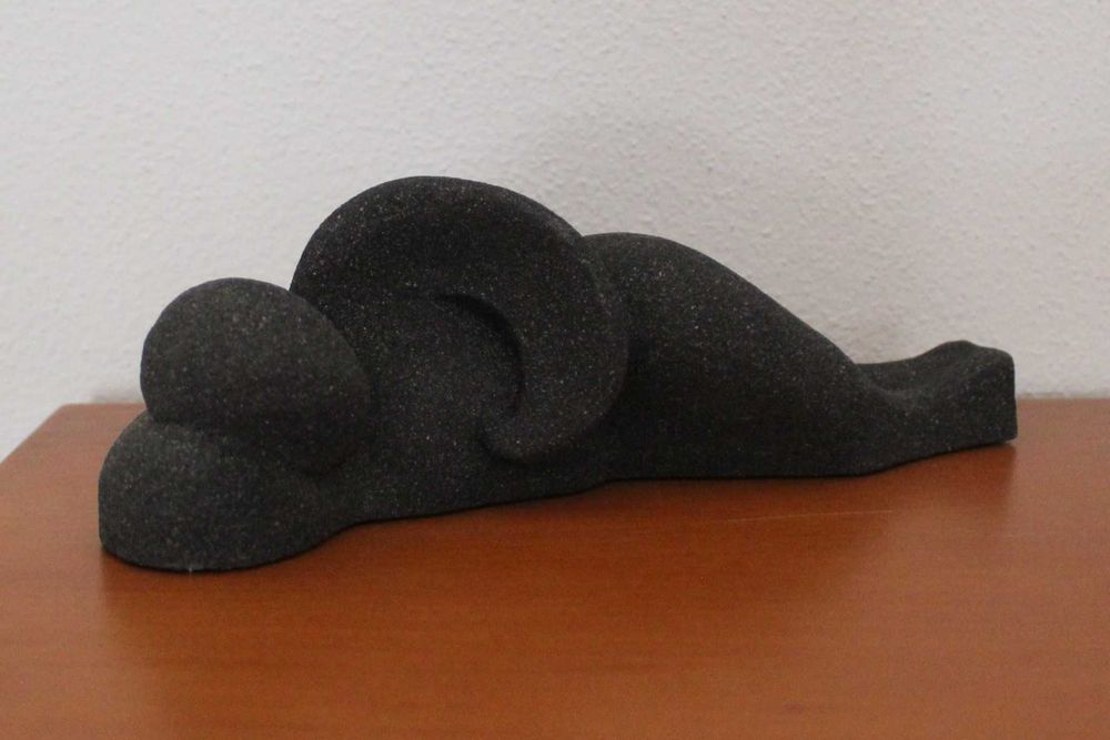 Par de esculturas vintage, em pedra artificial, acabamento granulado