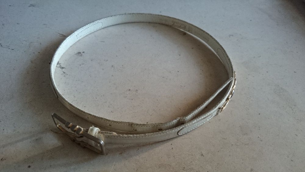 Vendo cintos brancos de senhora / menina - pele genuína