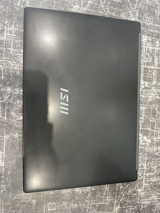 Laptop MSI Modern 14 512gb 16gb i5-1235u