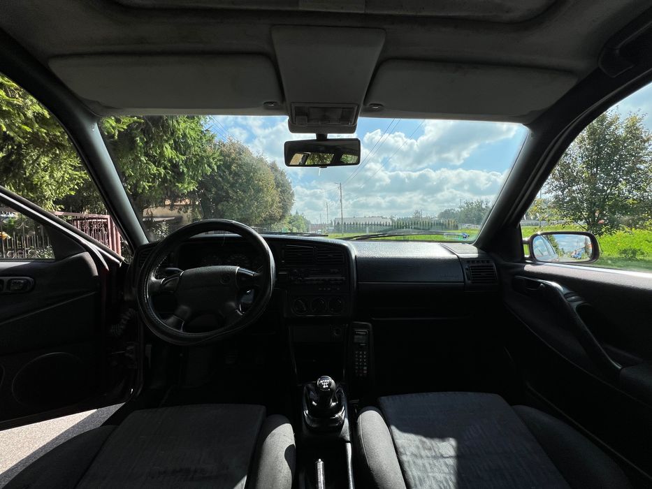 Volkswagen Passat_1994r_Kombi_Hak_Nowy PT