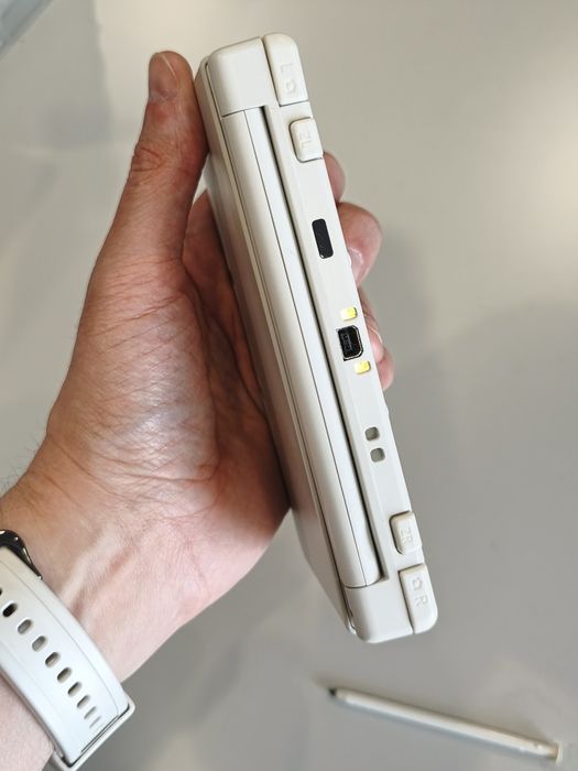 Nintendo New3DS Branca Desbloqueada Homebrew 4GB