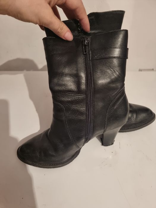 Buty     ze skorki