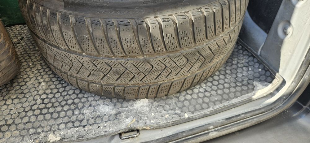 Pneus usados 245 45 R18  275 40 R18