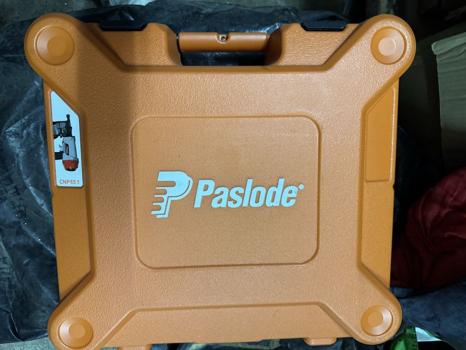 Vendo PASLODE Pneumática CNP65.1 + 6 caixas pregos