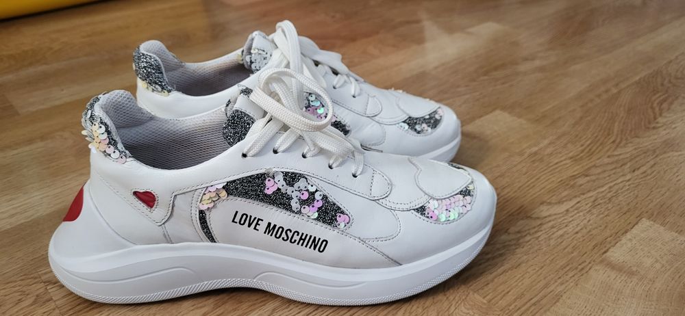 Кроссовки Moschino