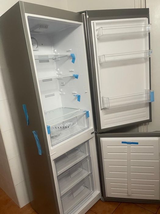 Geladeira nova em folha em perfeitas condições. “ Negociável “ hoje .